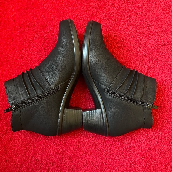 Ankle boots - Picture 2 of 9